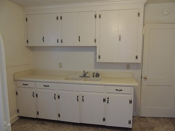 4th image of 1352 Little Bay Ave APT 1