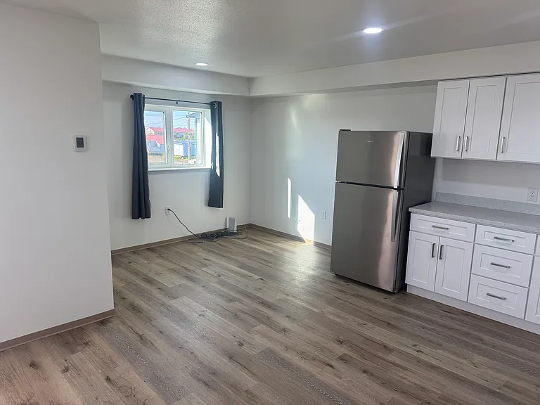 540 6th Ave #F — Photo 6