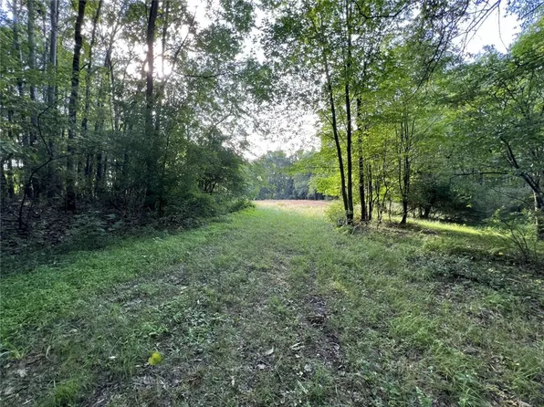 542 Watters Station Rd, Evans City, PA 16033