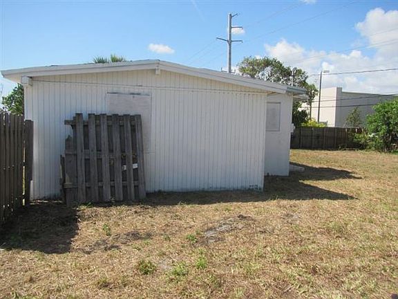 3rd image of 5263 NE 14th Ave