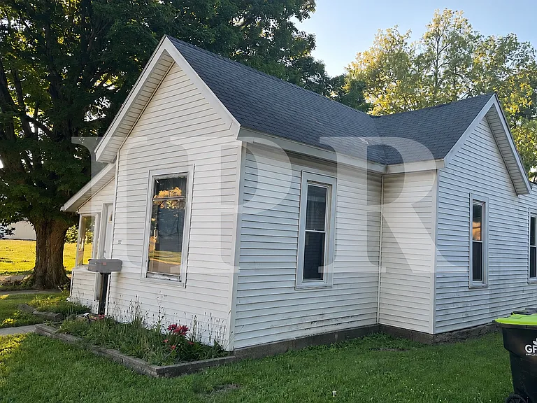 502 Webster St — Photo 3