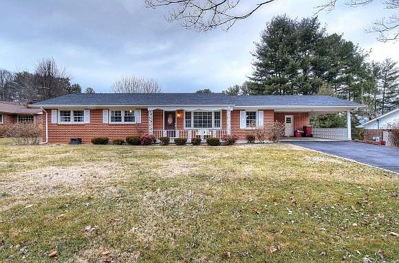 1st image of 210 Bonita Dr