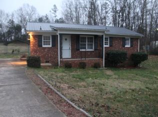 201 High Meadows Rd, Thomasville, NC 27360