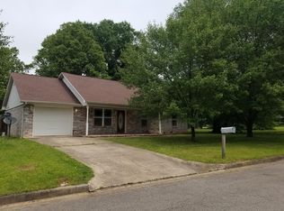 2404 Daniel Dr, Clarksville, AR 72830