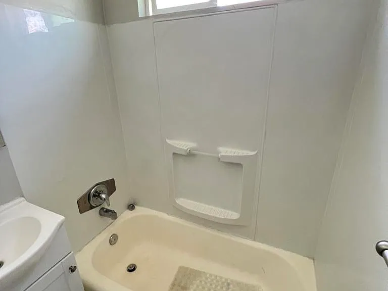 527 Dewey St — Photo 7