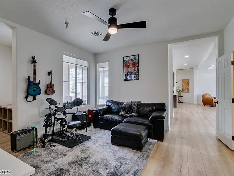 7210 Shallowford Ave — Photo 35