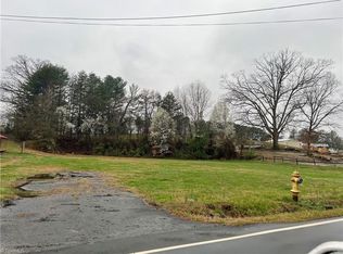 831 Merita St, Mount Airy, NC 27030