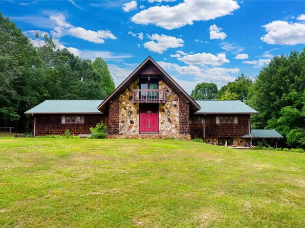 169 Homestead Rd, Pickens, SC 29671