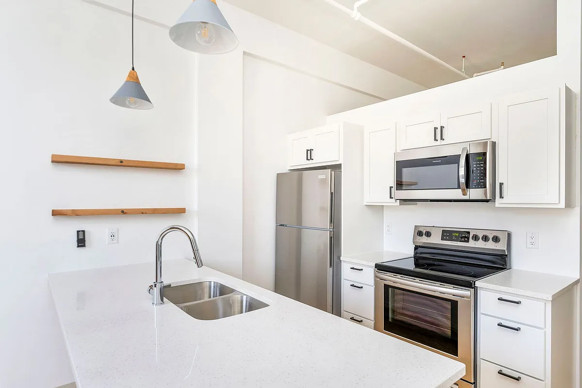 Building Photo - Enger Lofts