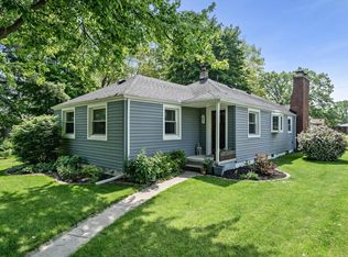 302 Hickory Dr, Troy, MI 48083