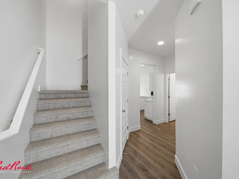 2341 E Siegel Ln — Photo 7