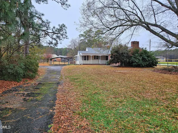 912 S Main St, Fuquay Varina, NC 27526