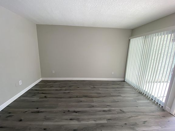 5th image of 124 N Jefferson Ave APT 2