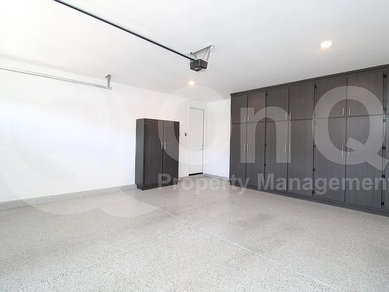 1130 E Armstrong Way — Photo 25