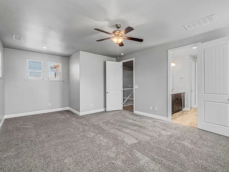 1683 N Ryan Ave — Photo 3