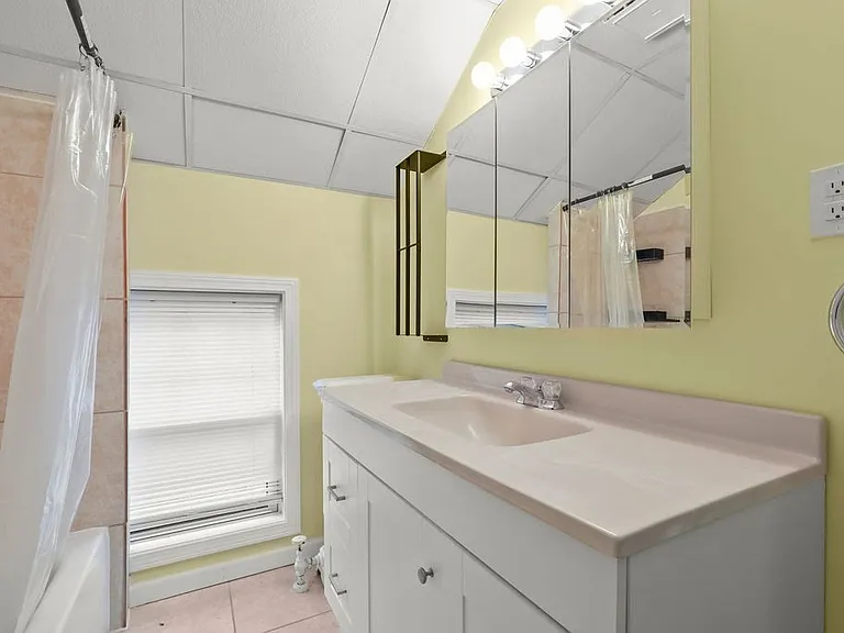 10 Cottage St #10 — Photo 16