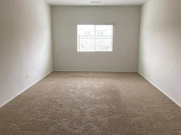 3rd image of 3253 Quarry Dr