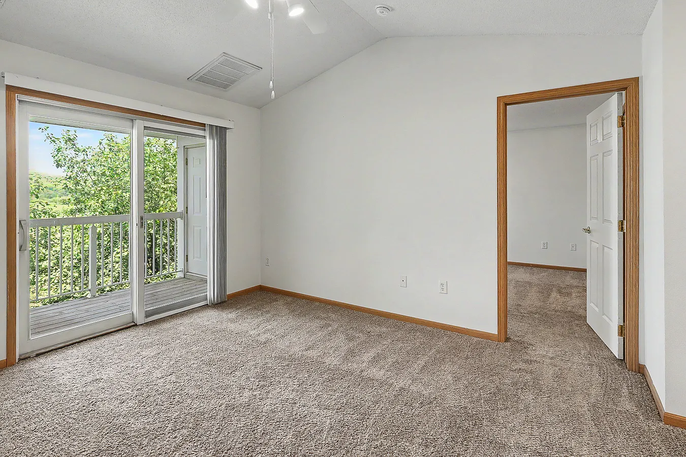 2 bed, 1020 sqft, $1,250 — Photo 3
