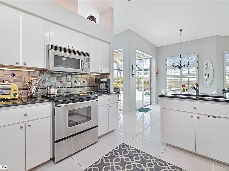 3681 Lakemont Dr — Photo 13