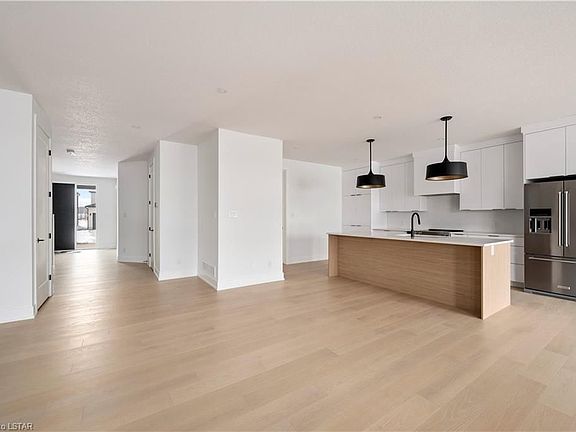 4th image of 2603 Buroak Dr