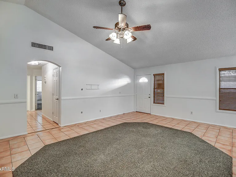815 E Calle Del Norte — Photo 33