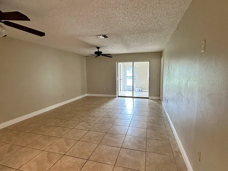 4917 Vilabella Dr #4917 — Photo 7