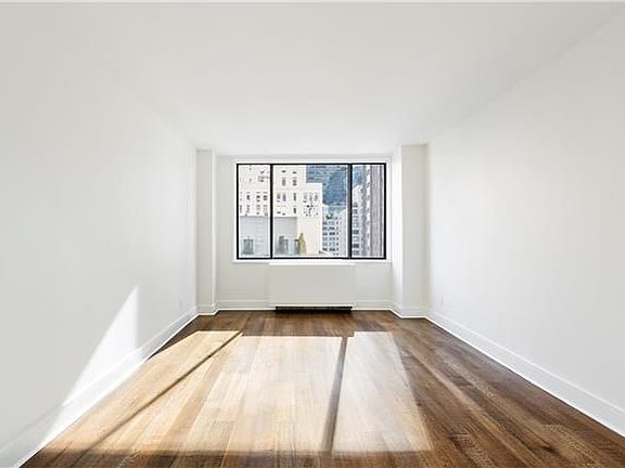 4th image of 330 W 56th St APT 14L