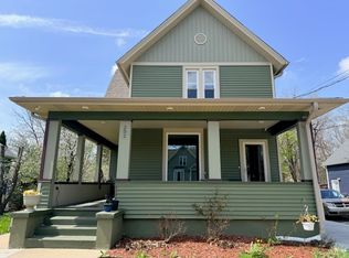 202 Perry St #1, Elgin, IL 60123