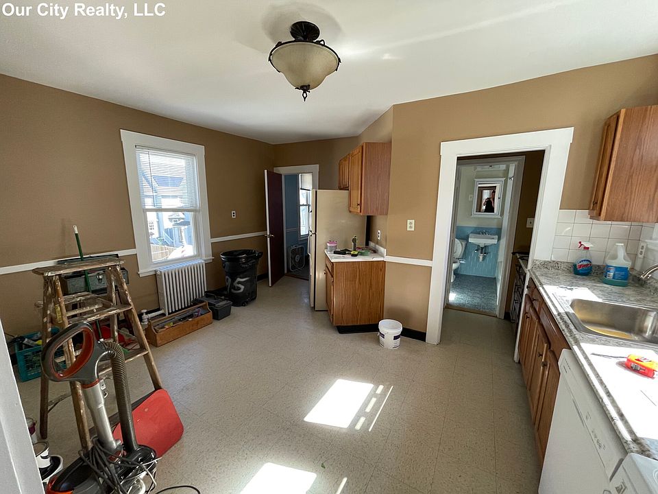 1st image of 95 Flint St #2