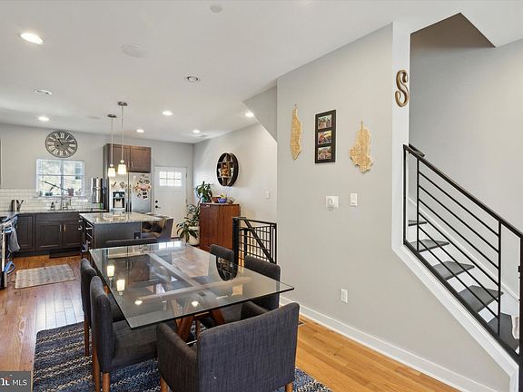 5th image of 2109 Oakford St