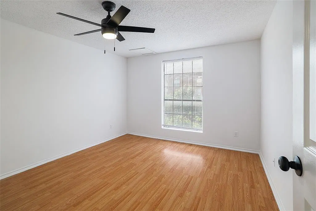 4 bed, 3.0 bath, 1600 sqft, $2,800 — Photo 4