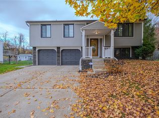 223 Old Farm Rd, Cranberry Township, PA 16066
