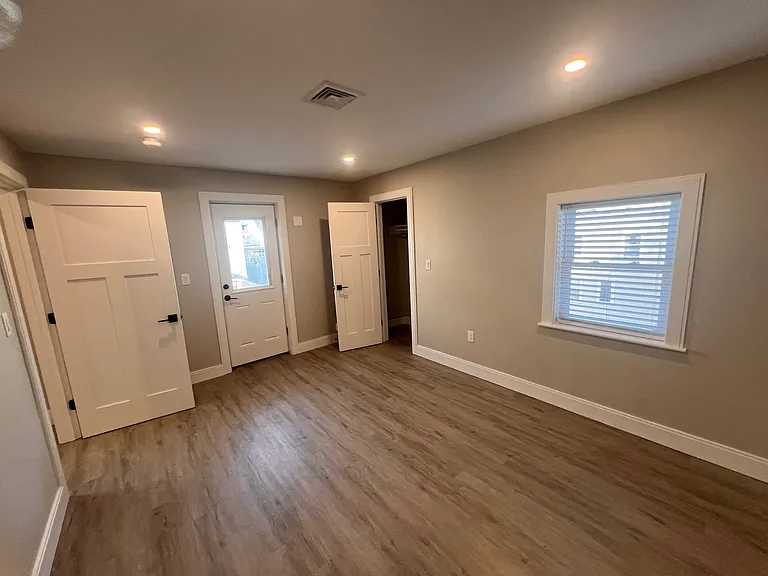 31 Maverick Sq #302B — Photo 23