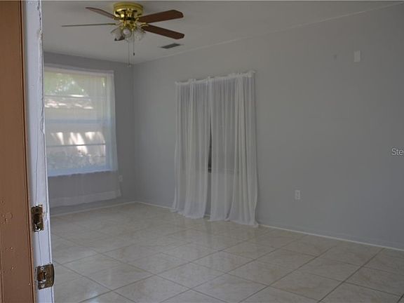 4th image of 5950 Forest Ave