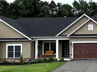 6018 Woodvine Rise, Canandaigua, NY 14424