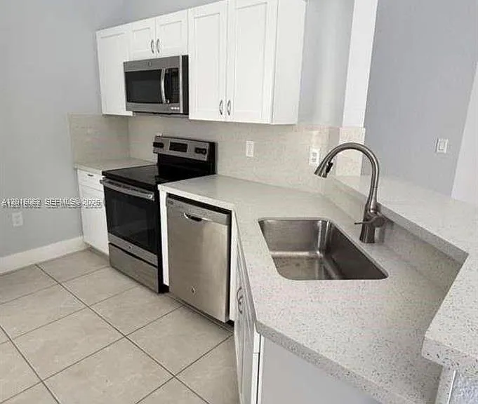 2120 NE 37th Rd — Photo 10