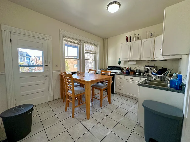 79 Glenville Ave #3 — Photo 4
