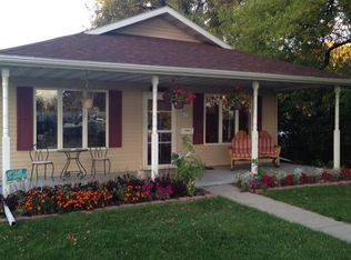 1608 Dyke Ave, Grand Forks, ND 58203