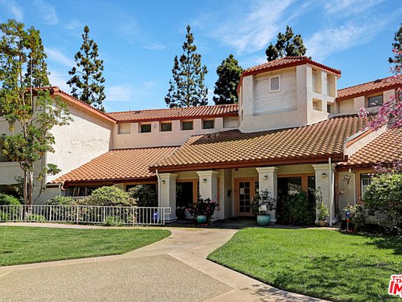 5th image of 501 Palisades Dr APT 123