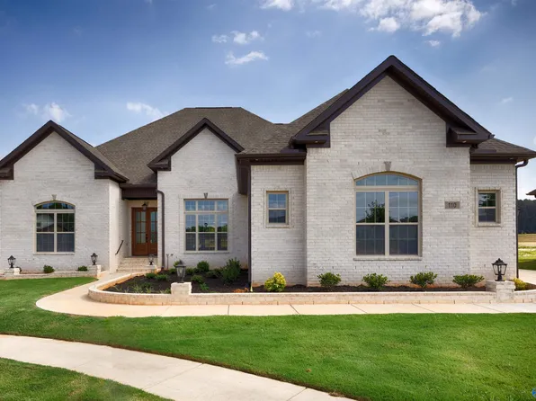 110 Montcliff Dr, Madison, AL 35756