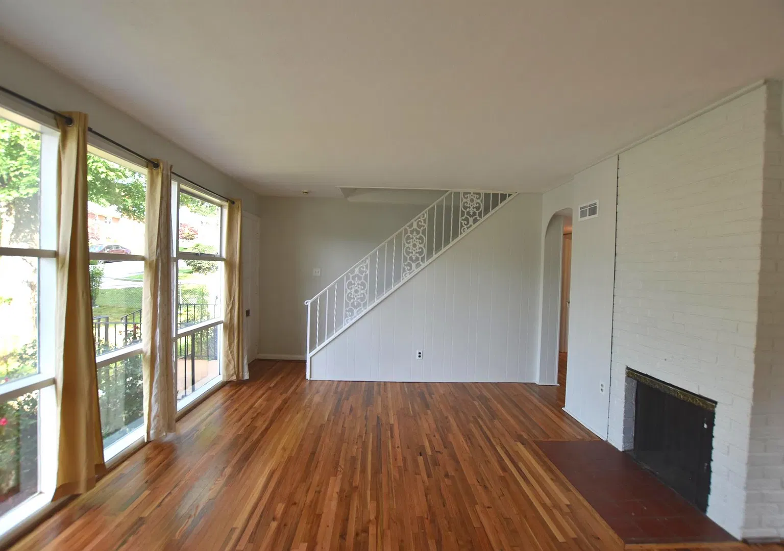 Charming 4BR/1BA Cape Cod in Hyattsville Hardwood Floors, Spacious Fenced Yard & Private Parking! — Photo 2