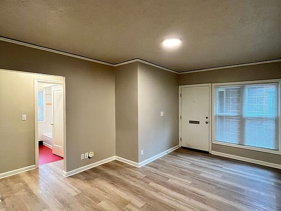 4th image of 6411 N Albina Ave APT 4