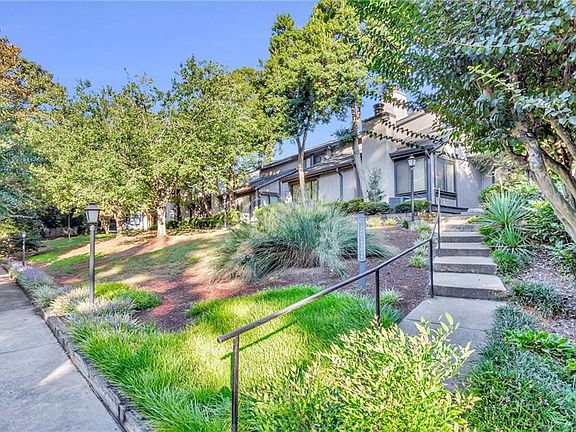3rd image of 3008 Balearic Dr SE