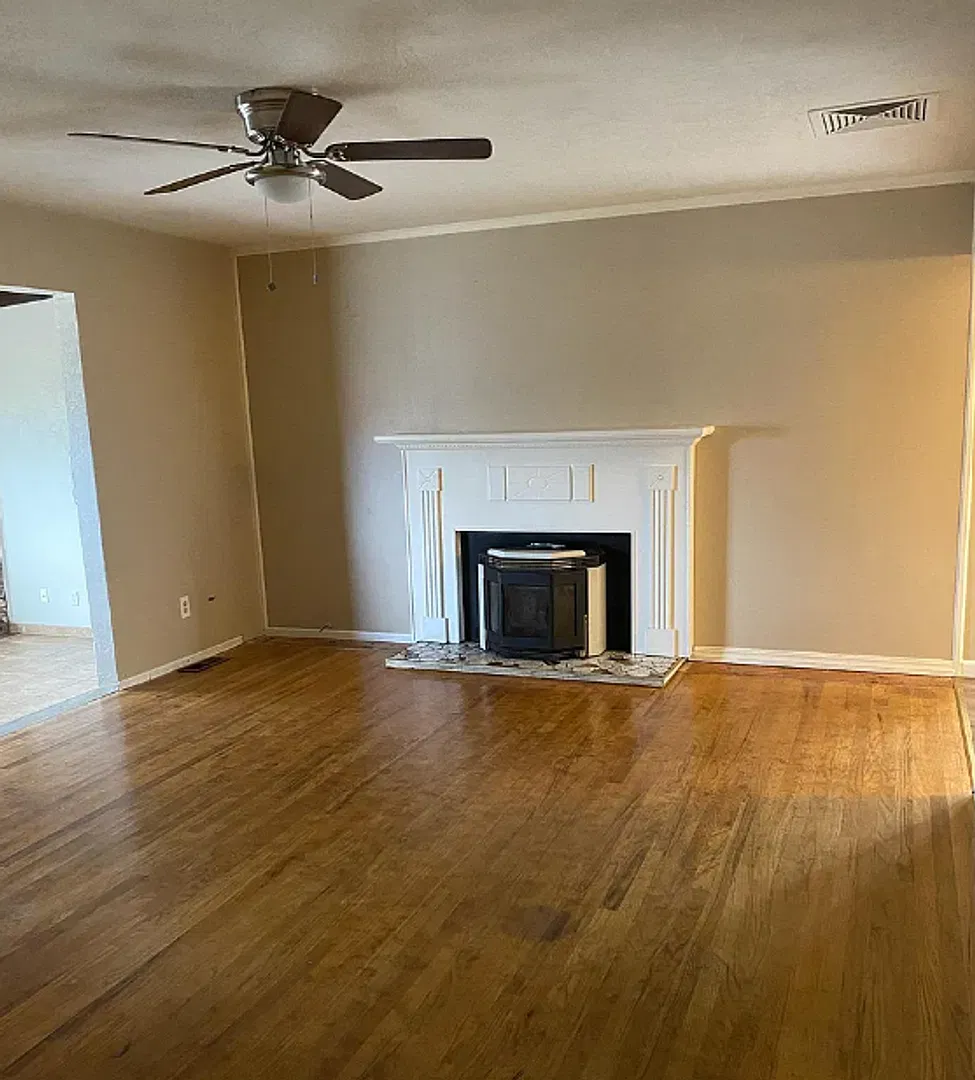 Charming Single-Story Home with Spacious Backyard in Manteca! — Photo 4