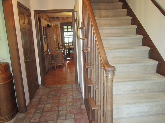 3rd image of 3 Sheffield Dr