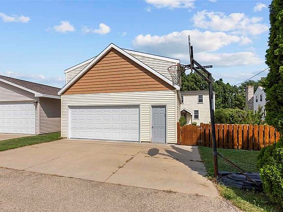 Oversized 2 Car Garage