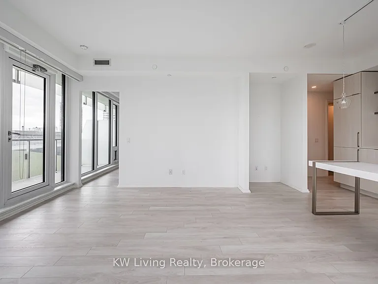 197 Yonge St #2102 — Photo 7