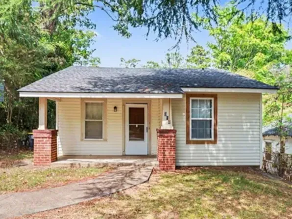 304 W Callahan St NE, Rome, GA 30161