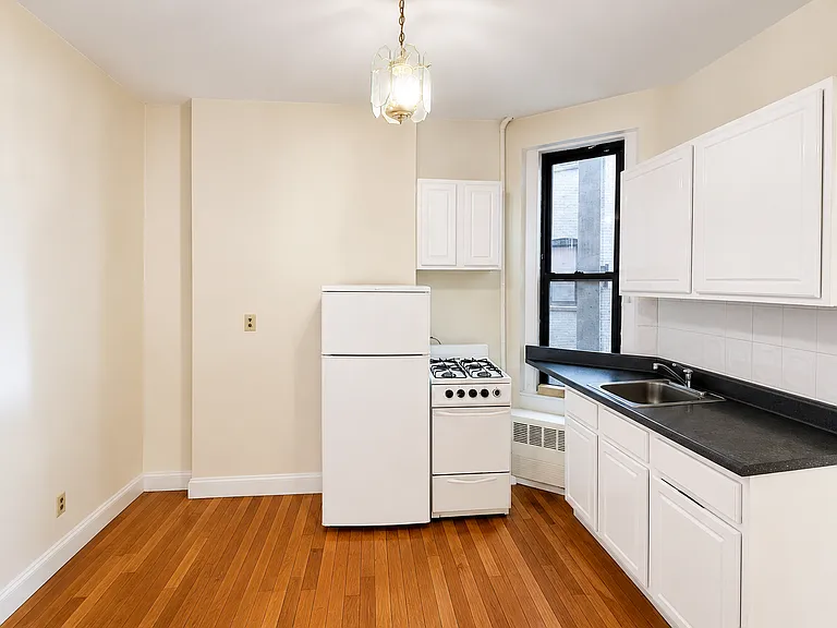 303 E 91st St #4F — Photo 1