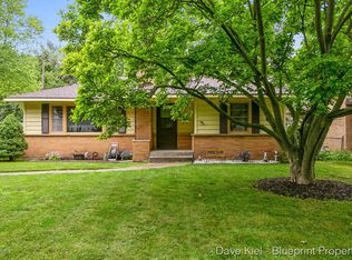 1419 Carlton Ave NE, Grand Rapids, MI 49505